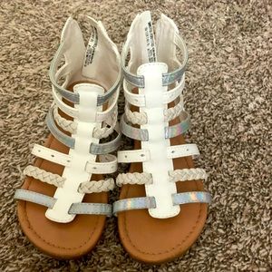 Girls youth sandals